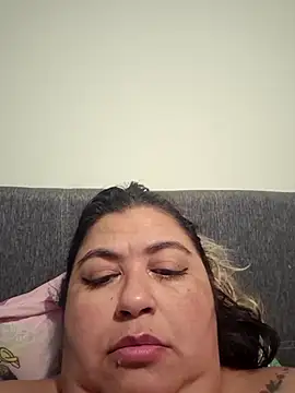 curvy diva  online show from September 22, 9:33 am