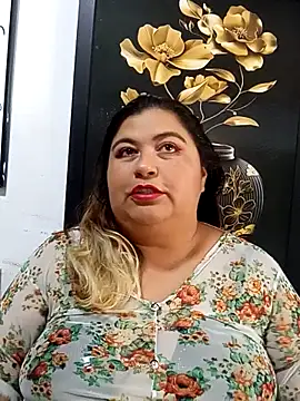 curvy diva  online show from October 5, 12:03 pm