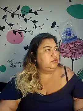 curvy diva  online show from October 18, 11:11 am