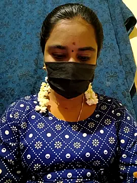 Snapshot of mini-queen chatting on October 8, 4:48 pm mini-queen online show from October 8, 4:48 pm