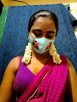 Snapshot of mini-queen chatting on October 15, 5:57 pm mini-queen online show from October 15, 5:57 pm