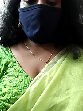 Snapshot of saritha29 chatting on September 9, 7:41 am saritha29 online show from September 9, 7:41 am