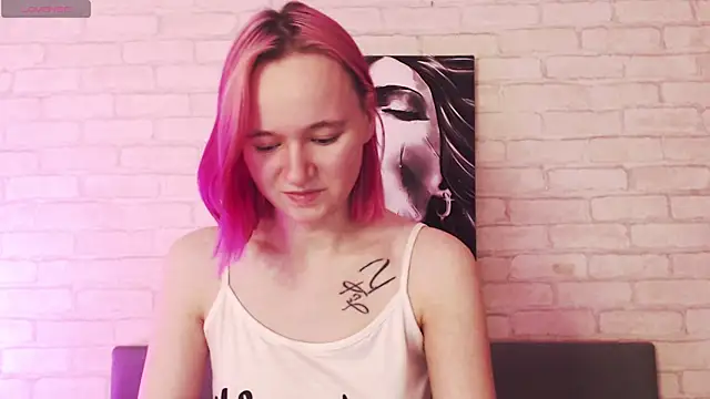 Snapshot of Ericha_Stone chatting on October 8, 1:25 am Ericha Stone online show from October 8, 1:25 am