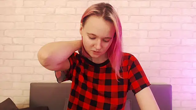 Snapshot of Ericha_Stone chatting on November 19, 1:16 am Ericha Stone online show from November 19, 1:16 am