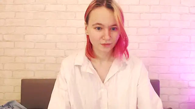 Snapshot of Ericha_Stone chatting on December 1, 1:43 am Ericha Stone online show from December 1, 1:43 am