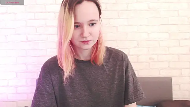 Snapshot of Ericha_Stone chatting on March 31, 8:04 am Ericha Stone online show from March 31, 8:04 am
