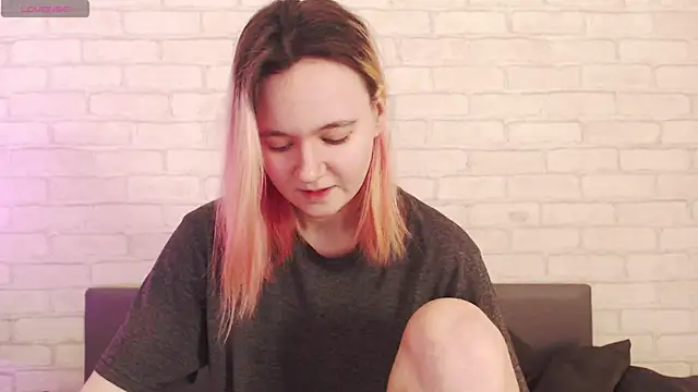 Snapshot of Ericha_Stone chatting on April 3, 1:25 am Ericha Stone online show from April 3, 1:25 am