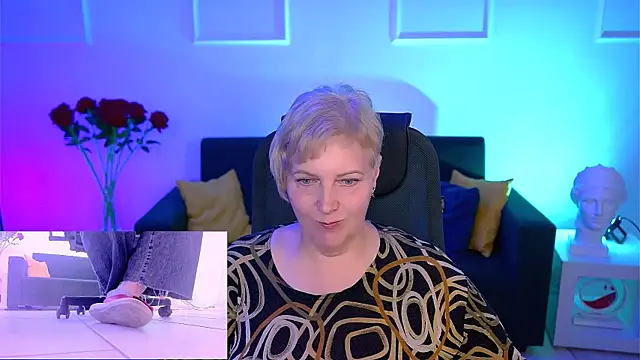 MaryMogan online show from October 7, 8:44 am