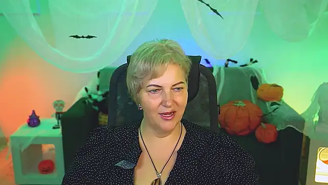 MaryMogan online show from October 20, 4:24 am