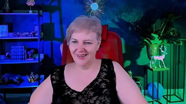 MaryMogan online show from November 25, 5:35 pm