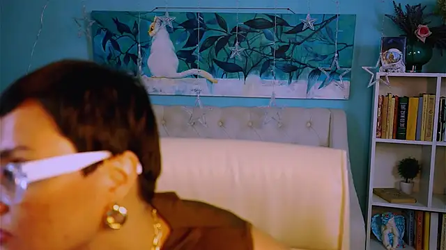 LauraDavidsons online show from September 19, 4:40 pm