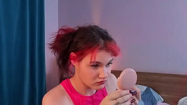 Snapshot of MauraSpurrier chatting on October 25, 6:35 pm MauraSpurrier online show from October 25, 6:35 pm