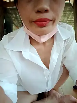 Snapshot of Georgia_here chatting on October 13, 3:39 am Georgia here online show from October 13, 3:39 am