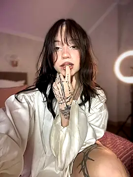 Snapshot of YourLittleDevil chatting on October 10, 1:21 pm YourLittleDevil online show from October 10, 1:21 pm