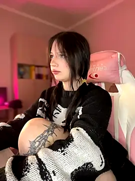 Snapshot of YourLittleDevil chatting on October 19, 5:30 am YourLittleDevil online show from October 19, 5:30 am