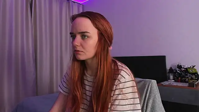 JanetShy online show from October 28, 7:01 am