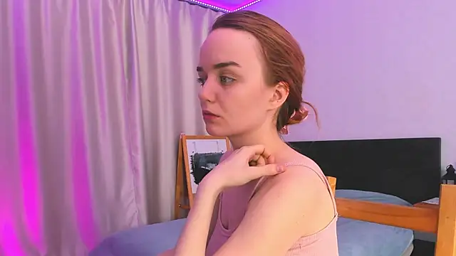 JanetShy online show from November 15, 7:05 am