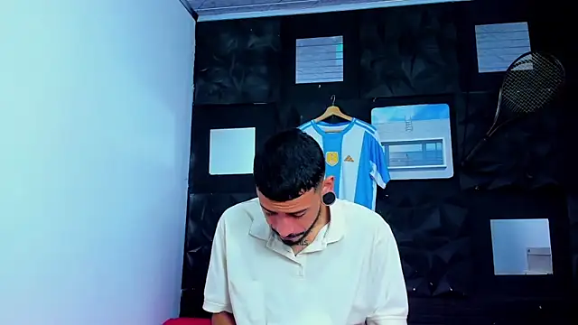 Snapshot of rolo_martinez chatting on September 13, 12:54 am rolo martinez online show from September 13, 12:54 am