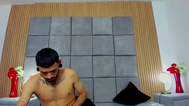 Snapshot of rolo_martinez chatting on September 20, 7:48 pm rolo martinez online show from September 20, 7:48 pm