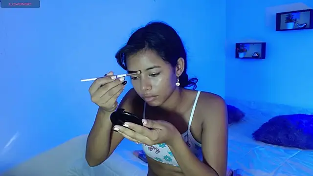 NAYELI 29 online show from September 19, 1:45 pm