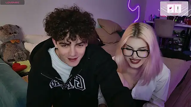 Alice18James online show from September 26, 7:29 pm