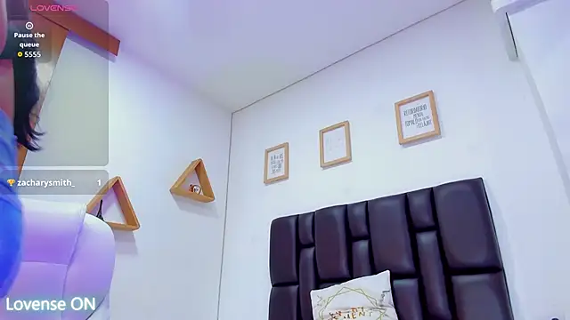 karol bustamante online show from November 4, 12:04 pm