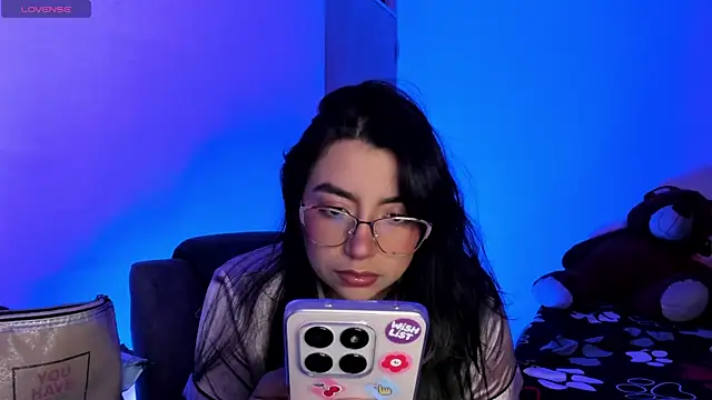 Snapshot of sammy_bunny1 chatting on April 16, 4:35 am sammy bunny1 online show from April 16, 4:35 am