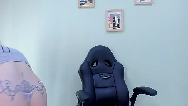 sophieturner mg online show from June 9, 7:03 pm
