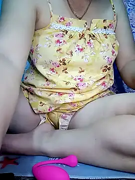 Snapshot of merylove-00 chatting on March 1, 2:30 pm merylove-00 online show from March 1, 2:30 pm