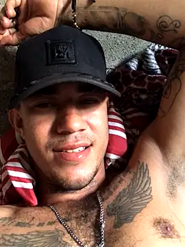 Snapshot of tattoos22 chatting on September 9, 3:00 pm tattoos22 online show from September 9, 3:00 pm