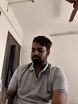 Snapshot of vinay_smalldick chatting on November 14, 4:00 am vinay smalldick online show from November 14, 4:00 am