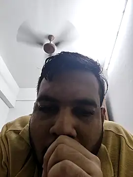 Snapshot of vinay_smalldick chatting on December 5, 2:03 pm vinay smalldick online show from December 5, 2:03 pm
