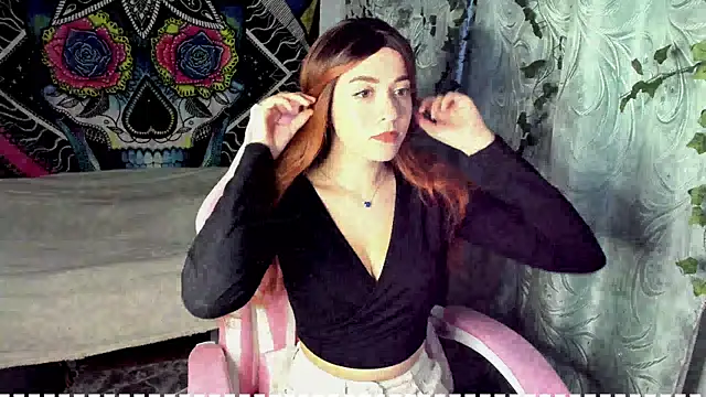 Snapshot of mona_fly chatting on October 13, 2:17 pm mona fly online show from October 13, 2:17 pm