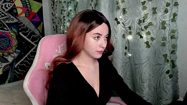Snapshot of mona_fly chatting on October 16, 2:40 pm mona fly online show from October 16, 2:40 pm