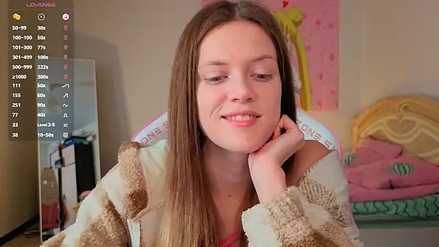 VibeQueenLucy online show from December 16, 9:25 am