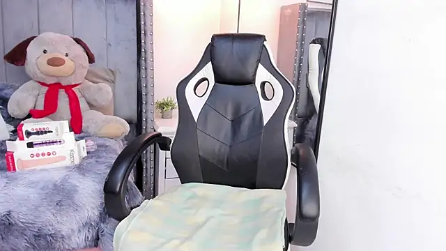 Miyu Komori online show from March 27, 7:35 pm