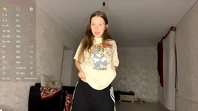 Snapshot of CharlynDini chatting on September 20, 4:30 pm CharlynDini online show from September 20, 4:30 pm