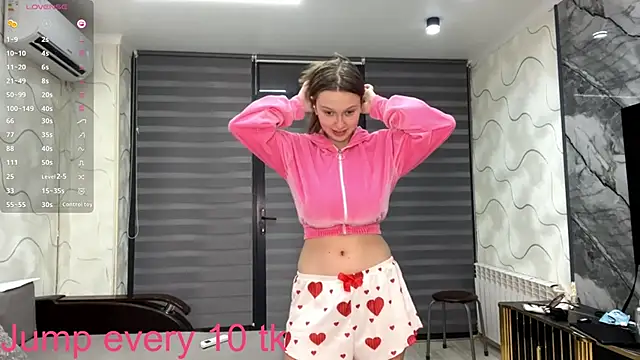 Snapshot of CharlynDini chatting on October 24, 3:08 pm CharlynDini online show from October 24, 3:08 pm