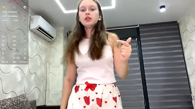 Snapshot of CharlynDini chatting on October 25, 3:18 pm CharlynDini online show from October 25, 3:18 pm