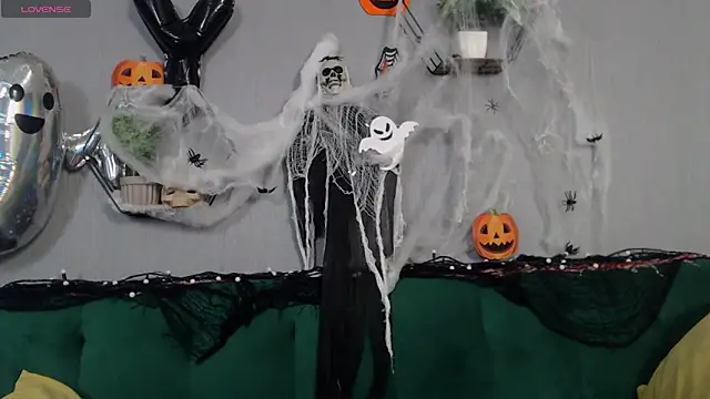 Snapshot of DanyelCarter chatting on October 28, 6:43 pm DanyelCarter online show from October 28, 6:43 pm