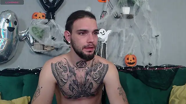 Snapshot of DanyelCarter chatting on October 29, 8:43 pm DanyelCarter online show from October 29, 8:43 pm