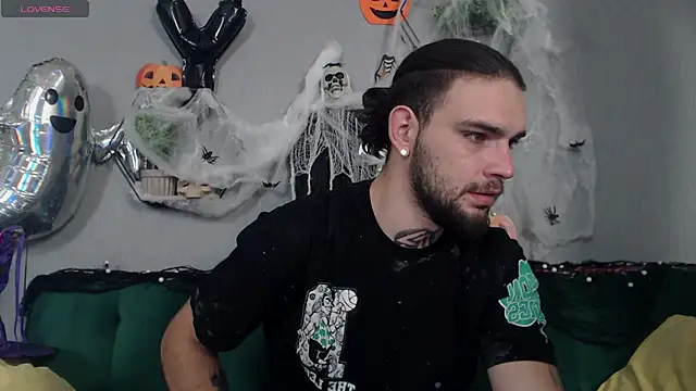 Snapshot of DanyelCarter chatting on October 30, 6:52 pm DanyelCarter online show from October 30, 6:52 pm