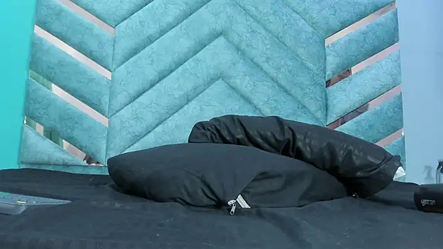 AngelineJolie online show from February 25, 11:09 am