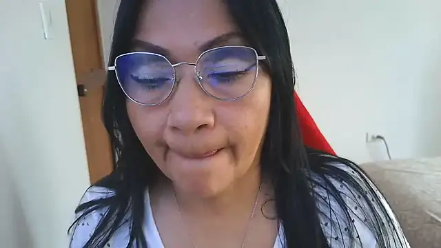 Snapshot of LissafeetHott chatting on March 15, 6:14 pm LissafeetHott online show from March 15, 6:14 pm