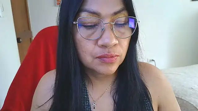 Snapshot of LissafeetHott chatting on April 5, 3:53 pm LissafeetHott online show from April 5, 3:53 pm