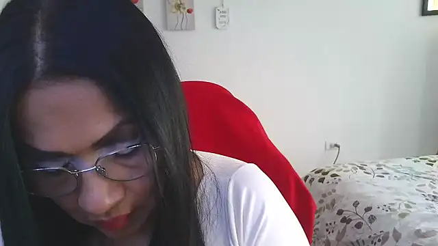 Snapshot of LissafeetHott chatting on May 7, 6:46 pm LissafeetHott online show from May 7, 6:46 pm