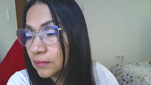 Snapshot of LissafeetHott chatting on May 14, 9:10 pm LissafeetHott online show from May 14, 9:10 pm
