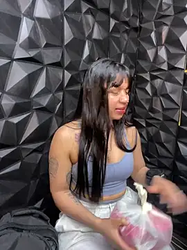 lil charme online show from September 9, 10:09 pm