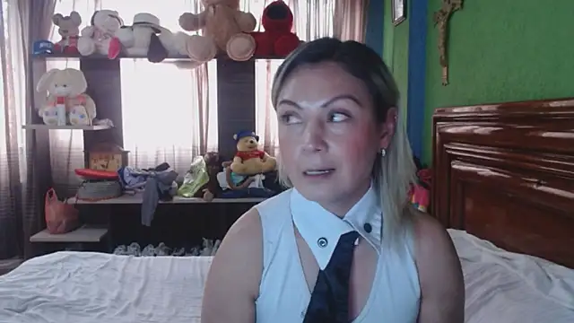  Charlize theron  online show from December 18, 5:08 pm