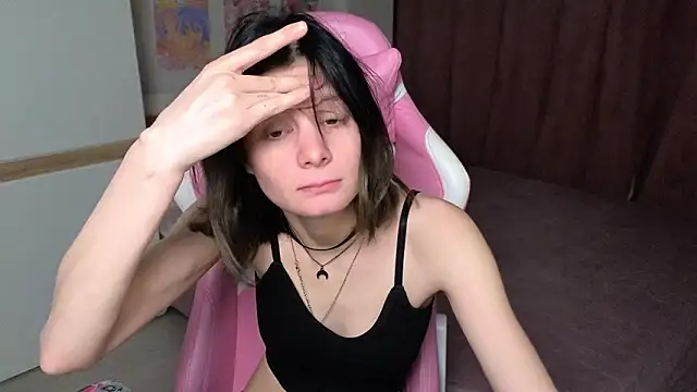 Snapshot of EllinEverly chatting on March 2, 9:21 pm EllinEverly online show from March 2, 9:21 pm